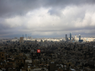 طقس بارد ومتقلب الأحد