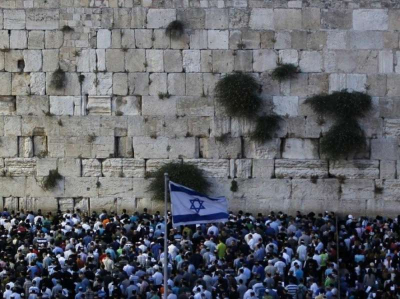 إقرار خطة إسرائيلية لتهويد حائط البراق وتغيير قداسته الإسلامية